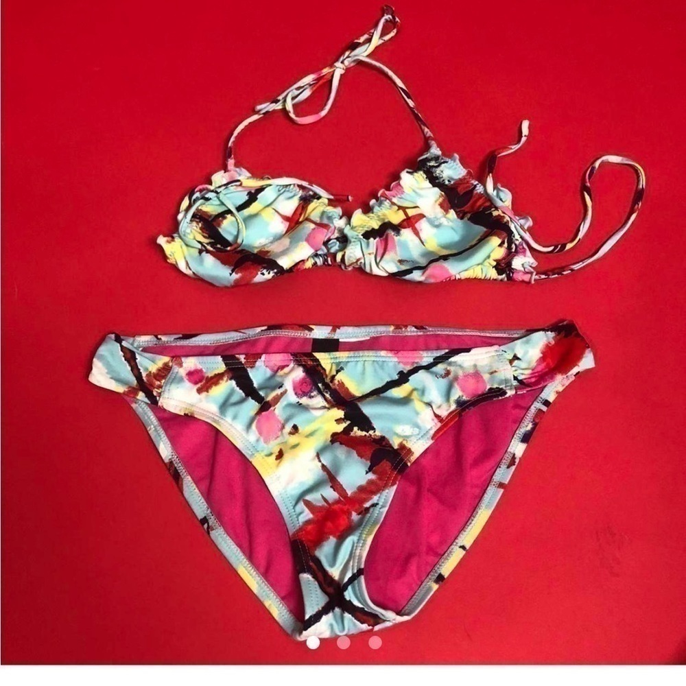 Frilly turquoise bikini set 💙🤍​​​​​​​​​​​​​​​​​​​​​​​​​​